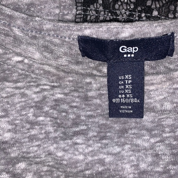 5/$35 💥 Women’s Gap Long Sleeve T-Shirt - Picture 7 of 7